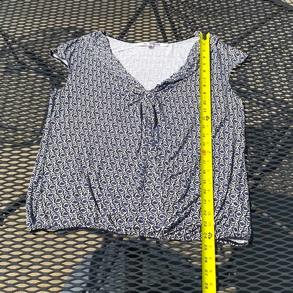 Max Studio Black White Blue Sleeveless Printed V Neck Elastic Waist Top Size Med - Picture 15 of 15